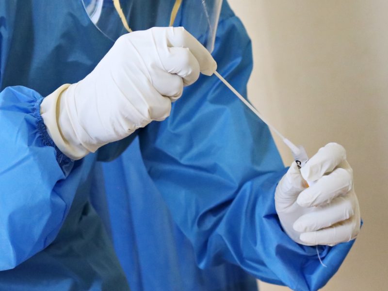 Vláda dnes zřejmě rozhodne o testování studentů vyšších odborných škol